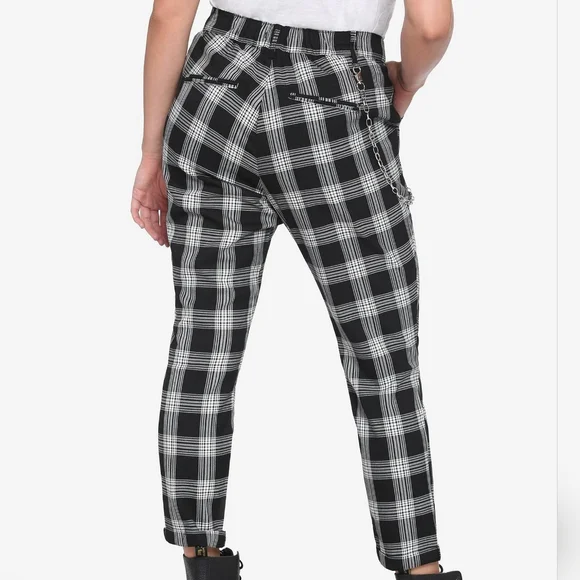 Hot Topic Black & White Plaid Pants - Medium With Chain - Picture 2 of 6